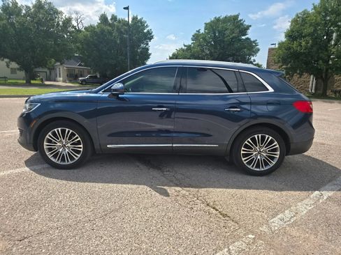 Used 2017 Lincoln MKX Reserve w/ Lincoln MKX Climate Package FWD image 4