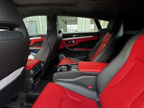 Used 2020 Lamborghini Urus image 5