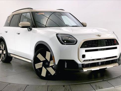 Used 2025 MINI Cooper Countryman S w/ Comfort Package Max image 11