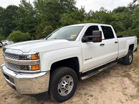 Used 2019 Chevrolet Silverado 2500 W/T w/ WT Convenience Package AWD/4WD image 4