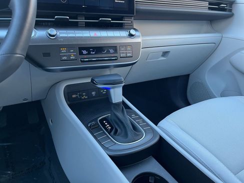 Used 2025 Hyundai Kona SEL image 41