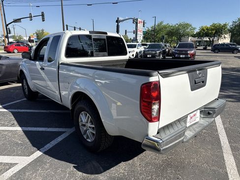Used 2019 Nissan Frontier SV RWD image 3