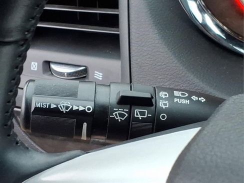 Used 2015 Dodge Grand Caravan SXT w/ UConnect Hands-Free Group image 24