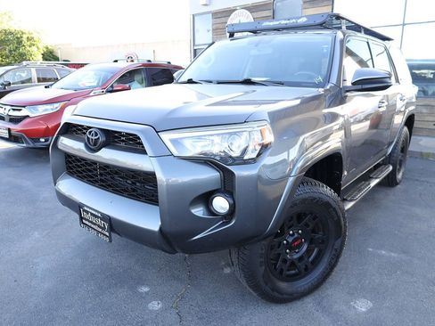 Used 2015 Toyota 4Runner SR5 AWD/4WD image 4