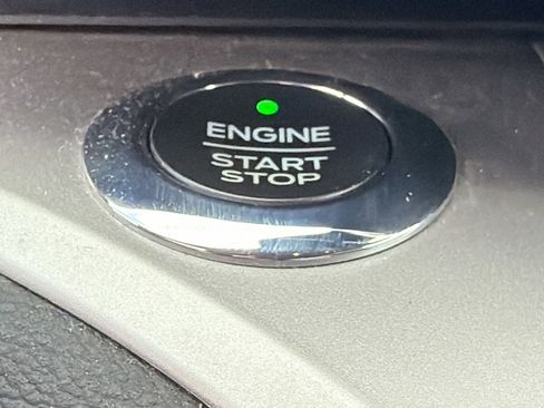 Used 2021 Ford Explorer XLT RWD image 33