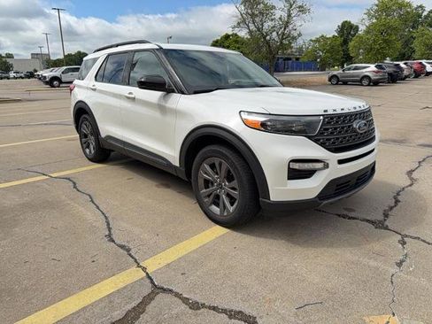 Certified 2023 Ford Explorer XLT w/ Equipment Group 202A AWD/4WD image 5