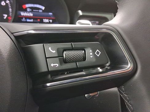 Used 2026 Porsche Macan AWD/4WD image 19
