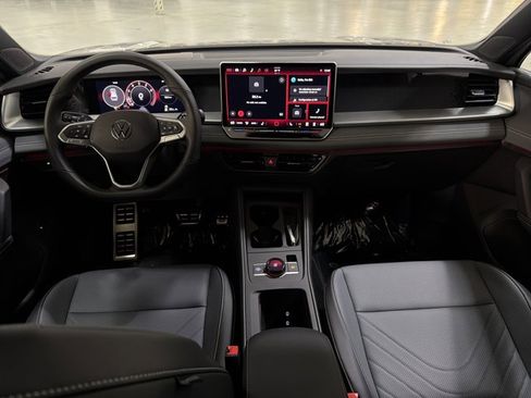 New 2026 Volkswagen Tiguan SE R-Line AWD/4WD image 27