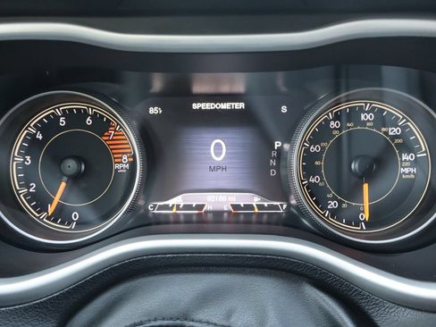 Used 2016 Jeep Cherokee Trailhawk w/ Cold Weather Group AWD/4WD image 33