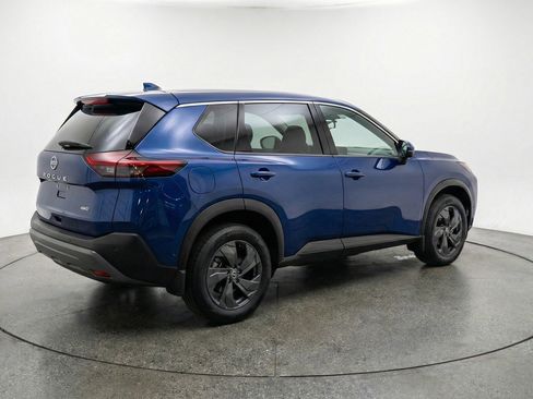 Used 2025 Nissan Rogue SV AWD/4WD image 9