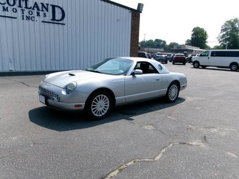 Used 2005 Ford Thunderbird RWD image 2