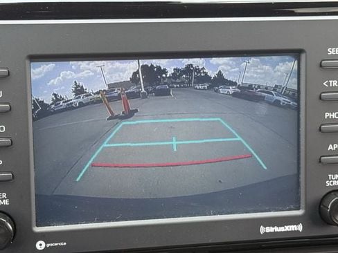 Used 2021 Toyota RAV4 XLE FWD image 17