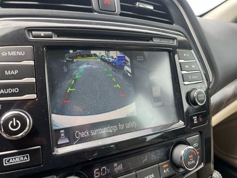 Used 2018 Nissan Maxima Platinum w/ Interior Lighting Package image 2