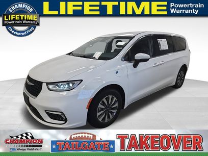 Used 2023 Chrysler Pacifica Touring-L