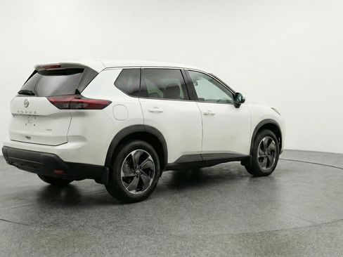 Used 2025 Nissan Rogue SV FWD image 9
