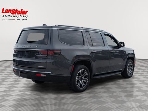 Used 2024 Jeep Wagoneer Series II w/ Flexible Seating Group image 5