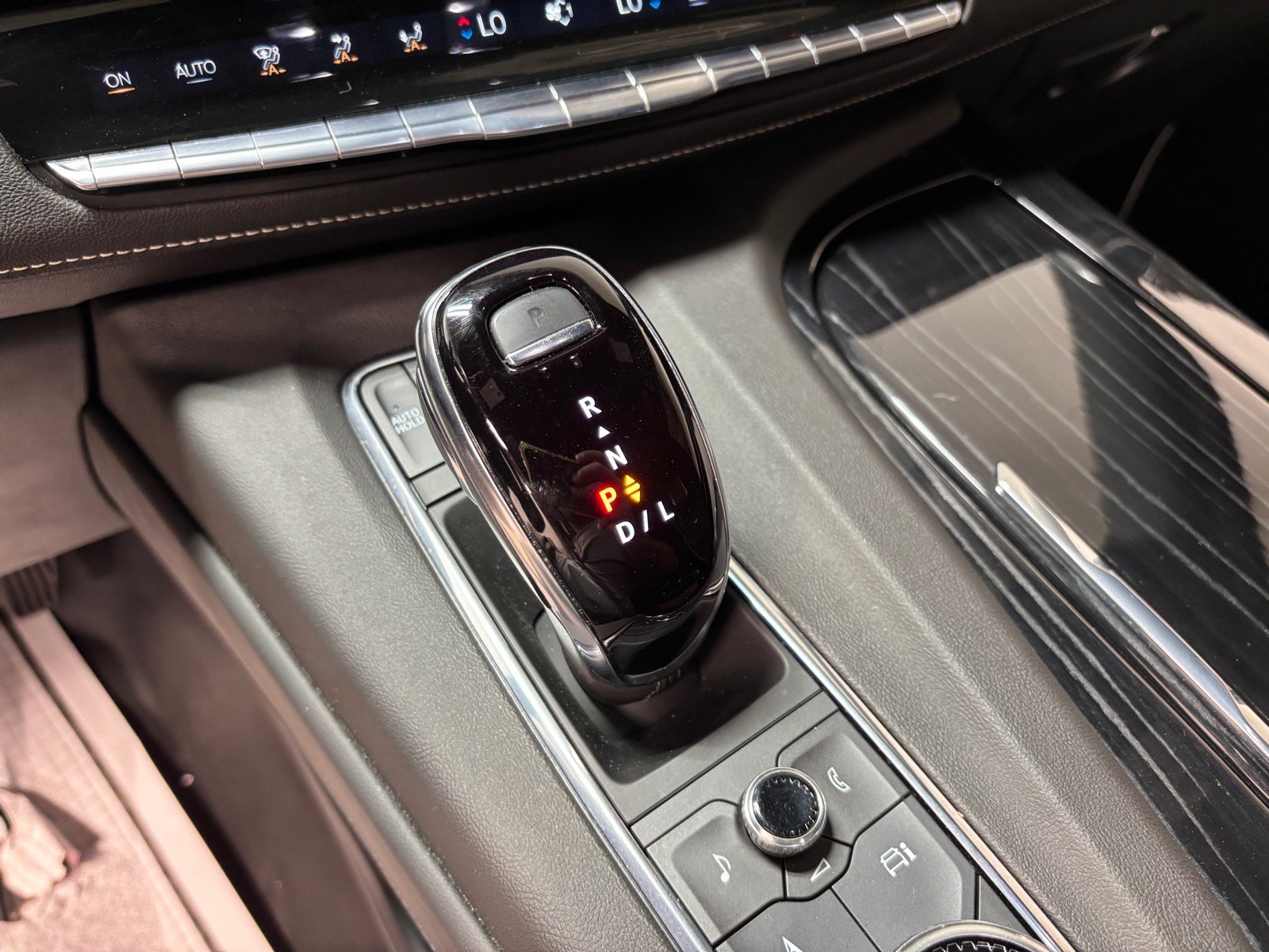 Used 2023 Cadillac Escalade Sport w/ LPO, ONYX Package AWD/4WD image 15