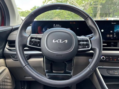 Used 2026 Kia Carnival FWD image 30