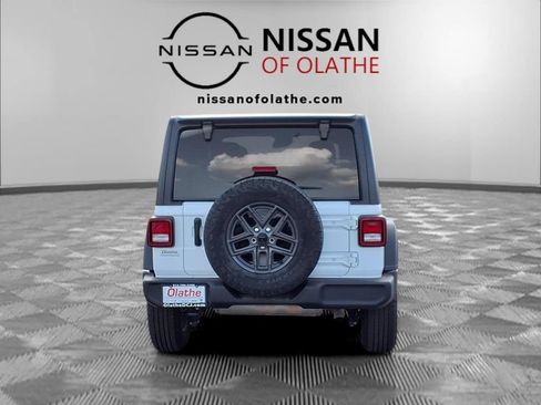 Used 2024 Jeep Wrangler Unlimited Sport AWD/4WD image 26