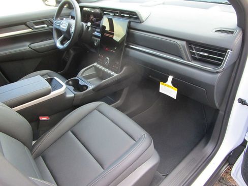 New 2026 GMC Terrain Elevation w/ Elevation Premium Package image 29