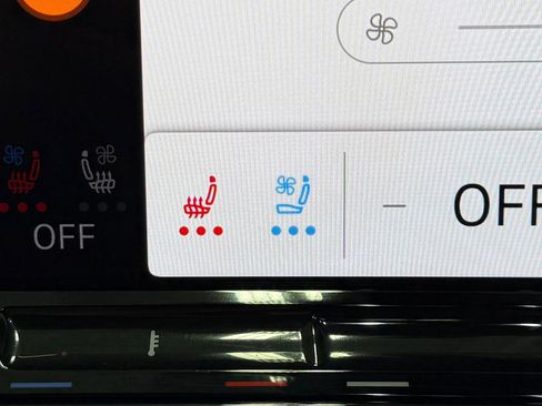 Used 2024 Volkswagen Atlas Peak Edition SE image 26