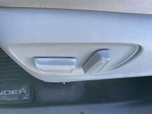 Used 2020 Toyota Highlander LE image 14