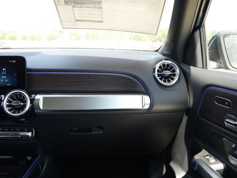 Used 2026 Mercedes-Benz GLB 250 4MATIC image 21