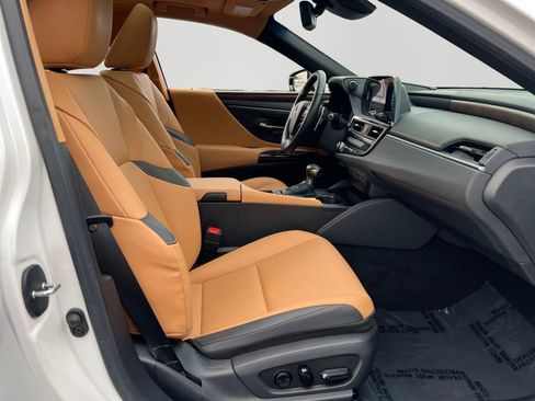 Certified 2024 Lexus ES 350 w/ Premium Package image 7