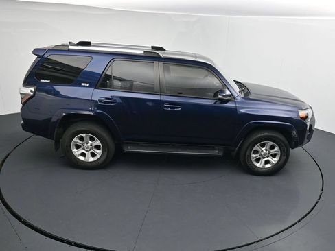 Used 2020 Toyota 4Runner SR5 Premium w/ Moonroof Package AWD/4WD image 17