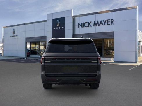 New 2025 Lincoln Navigator Reserve image 5