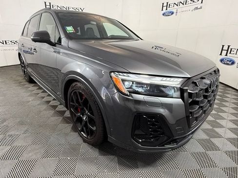 Used 2025 Audi SQ7 Prestige AWD/4WD image 10