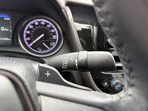 Used 2024 Toyota Camry SE image 15