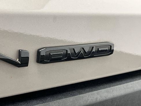 Certified 2025 GMC Terrain Elevation w/ Technology Package II AWD/4WD image 30