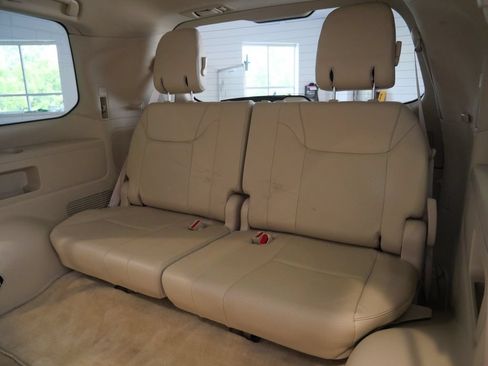 Used 2014 Lexus LX 570 4WD image 25