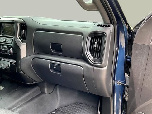 Used 2021 Chevrolet Silverado 1500 Custom Trail Boss AWD/4WD image 19