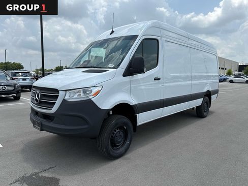 Used 2025 Mercedes-Benz Sprinter 2500 image 1