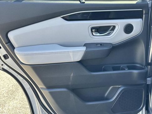 Certified 2025 Honda Pilot EX-L image 11