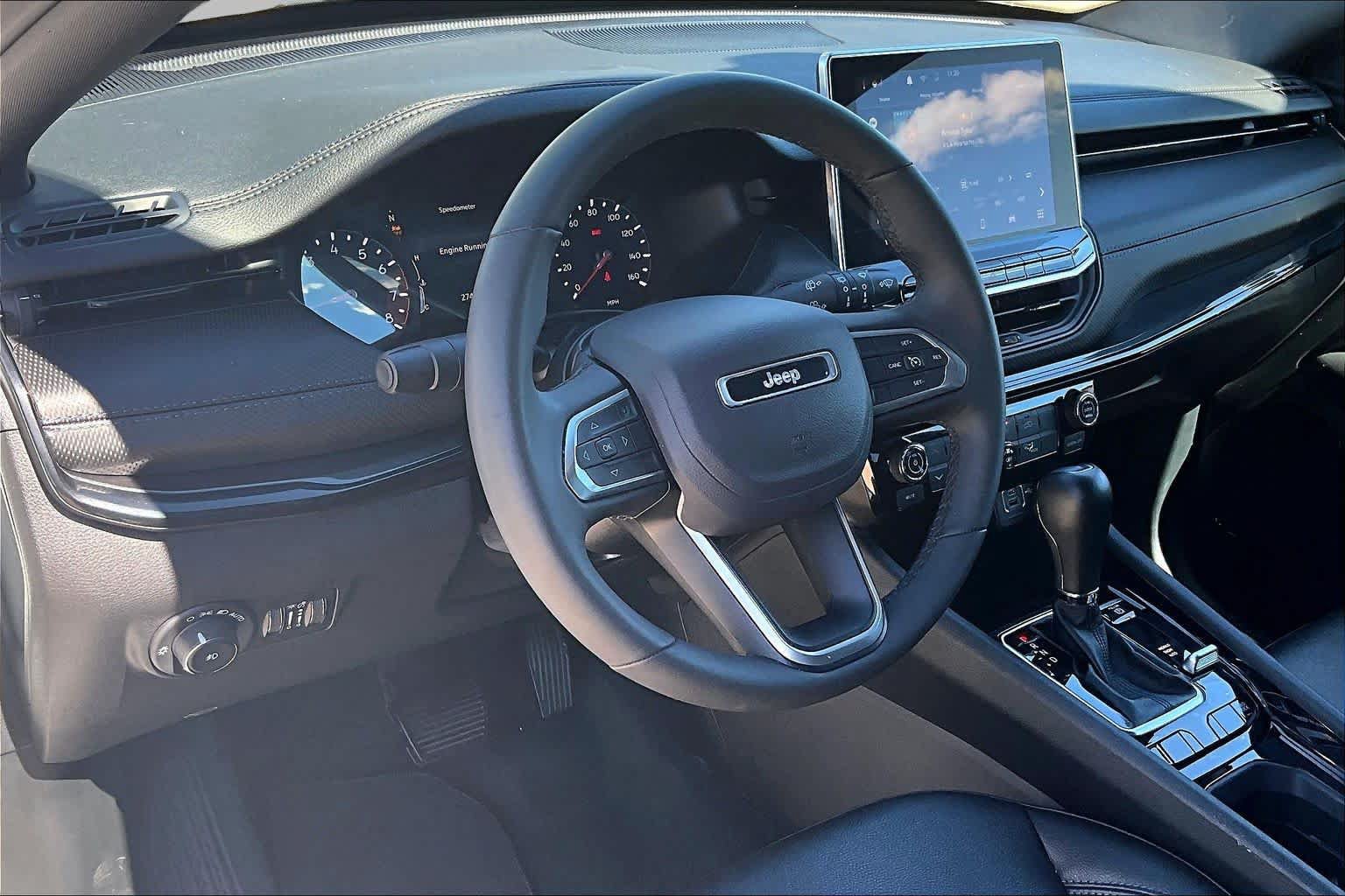 Used 2025 Jeep Compass Latitude w/ Altitude Special Edition AWD/4WD image 8