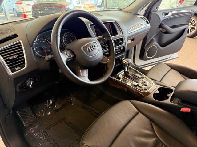 Used 2014 Audi Q5 2.0T Premium Plus w/ Premium Plus Package AWD/4WD image 2