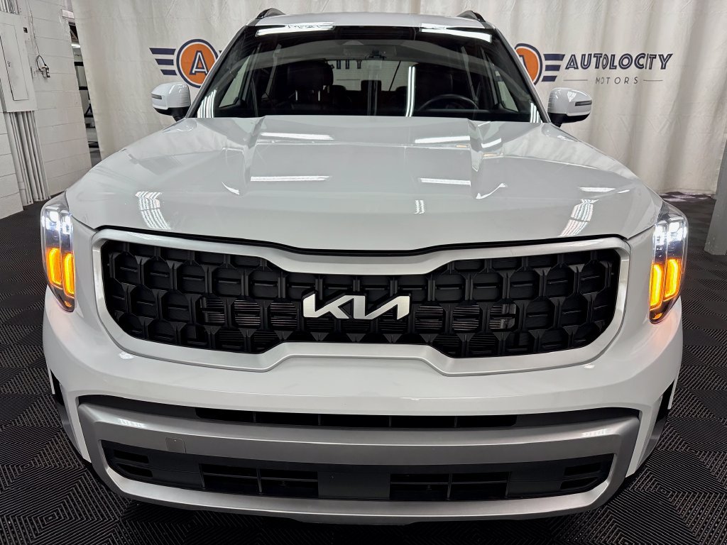 Used 2025 Kia Telluride EX X-Line AWD/4WD image 3