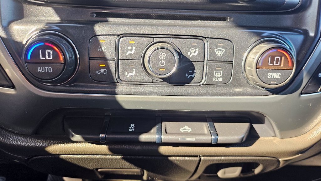 Used 2016 Chevrolet Silverado 1500 LTZ AWD/4WD image 35