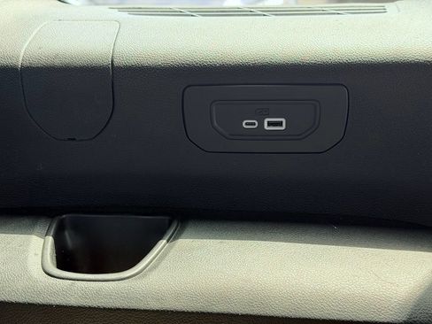 Used 2023 Jeep Grand Cherokee L Limited AWD/4WD image 26