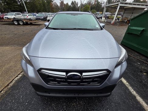 Used 2023 Subaru Crosstrek 2.0i Premium image 2
