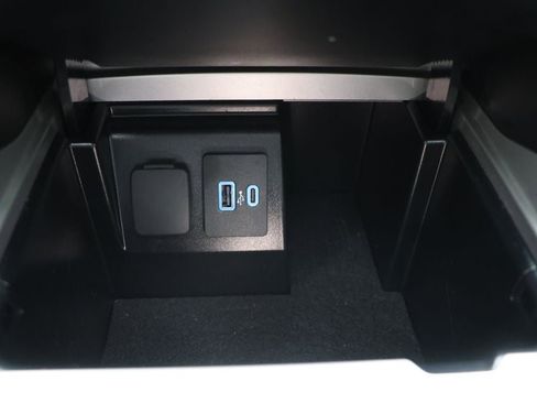 Used 2022 Ford Explorer ST-Line w/ Class IV Trailer Tow Package image 25