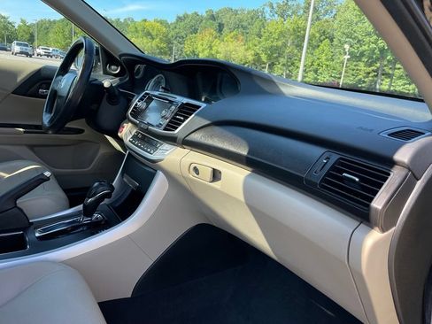 Used 2015 Honda Accord EX-L image 34