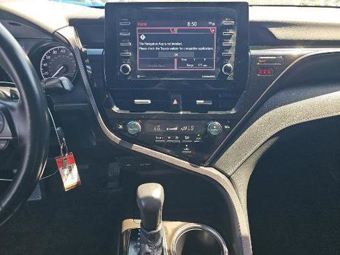 Used 2023 Toyota Camry SE FWD image 6