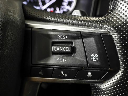 Used 2024 Mitsubishi Outlander AWD image 25