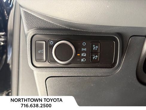 Used 2025 Ford Explorer Active image 14