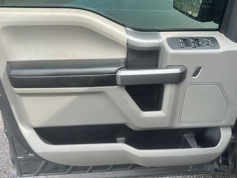 Used 2019 Ford F150 XLT w/ Equipment Group 302A Luxury AWD/4WD image 10