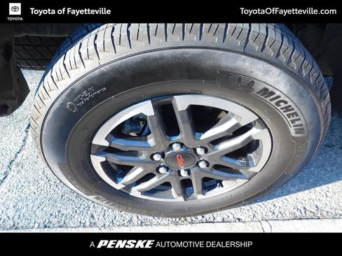 Used 2025 Toyota Tacoma TRD Sport image 9